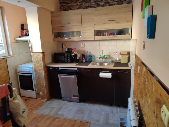 Тристаен апартамент в Мездра - 65 кв.м за 1124 €/кв.м - Снимка #1