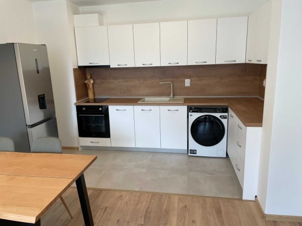 Дава се под наем Двустаен апартамент в София, Център - 60 кв.м за 484.5 € - Снимка #1