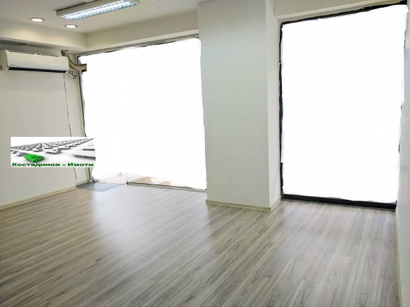 Дава се под наем Магазин в Пловдив, Център - 60 кв.м за 663 € - Снимка #1