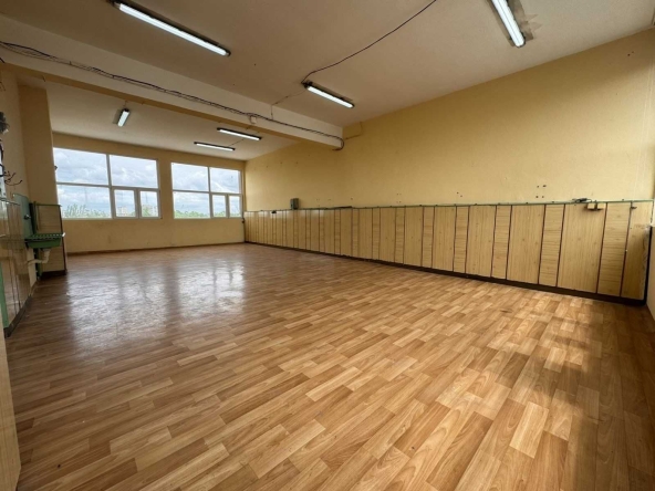 Промишлена сграда в Русе, Здравец Изток - 290 кв.м за 1066 €/кв.м - Снимка #1