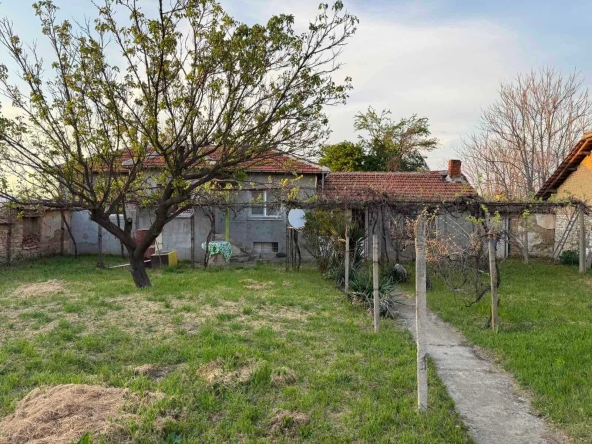 Къща в с. Братя Даскалови, Област Стара Загора - 1340 кв.м за 23 €/кв.м - Снимка #1