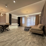 Тристаен апартамент в Пловдив, Остромила - 118 кв.м за 1992 €/кв.м - Снимка #1