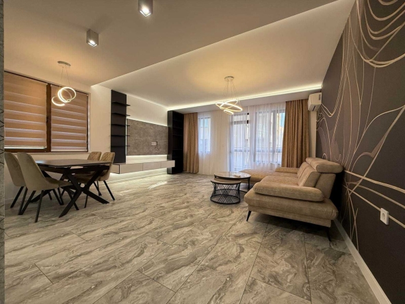 Тристаен апартамент в Пловдив, Остромила - 118 кв.м за 1992 €/кв.м - Снимка #1