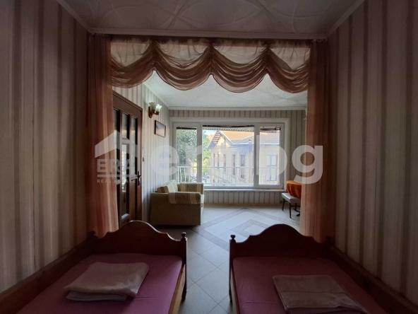 Двустаен апартамент в Варна, Център - 70 кв.м за 7 €/кв.м - Снимка #1