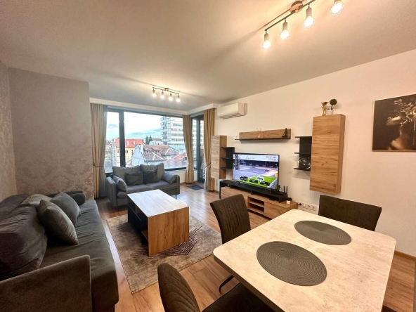 Дава се под наем Двустаен апартамент в София, Център - 79 кв.м за 850 € - Снимка #1