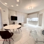 Дава се под наем Двустаен апартамент в Русе, Център - 66 кв.м за 408 € - Снимка #1