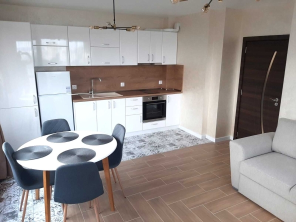 Дава се под наем Двустаен апартамент в Велико Търново, Център - 75 кв.м за 357 € - Снимка #1