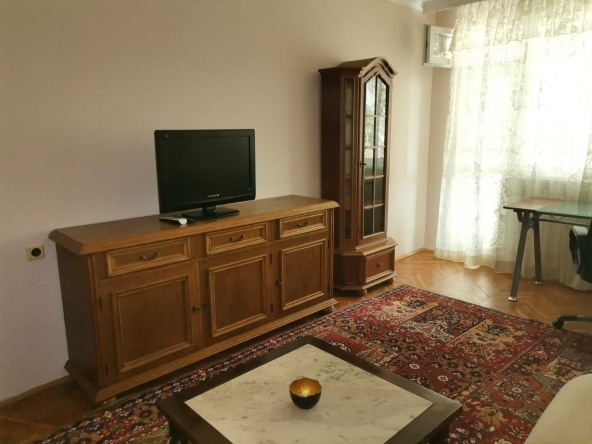 Дава се под наем Двустаен апартамент в София, Гео Милев - 75 кв.м за 600 € - Снимка #1