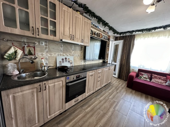 Тристаен апартамент в Бургас, Зорница - 62 кв.м за 2017 €/кв.м - Снимка #1
