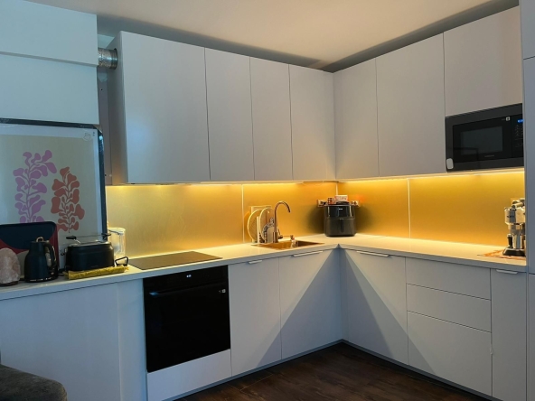 Двустаен апартамент в к.к. Св.Св. Константин и Елена - 60 кв.м за 10 €/кв.м - Снимка #1