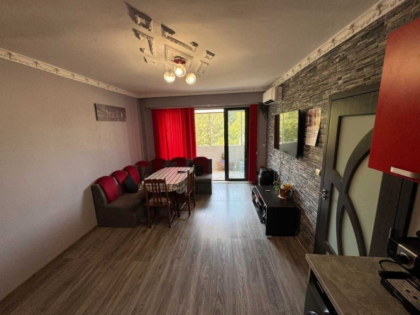 Тристаен апартамент в Плевен, Сторгозия - 75 кв.м за 1320 €/кв.м - Снимка #1