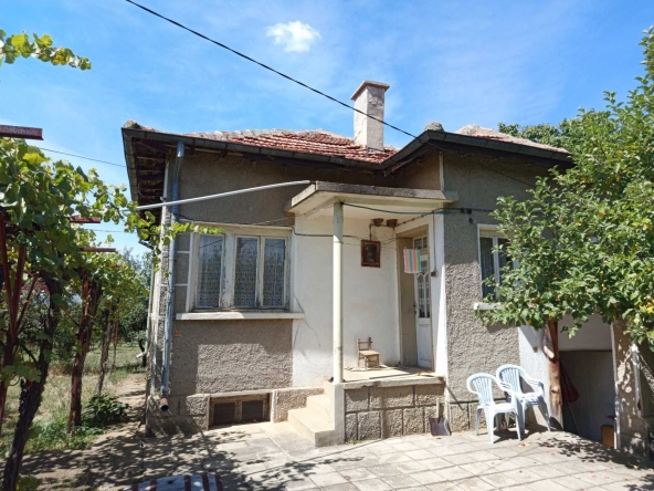 Къща в с. Хаджидимитрово, Област Стара Загора - 85 кв.м за 810 €/кв.м - Снимка #1