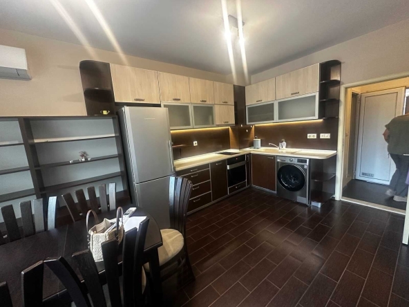 Дава се под наем Тристаен апартамент в Варна, Левски - 80 кв.м за 765 € - Снимка #1