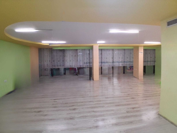 Дава се под наем Офис в Добрич, Червената пръст - 103 кв.м за 500 € - Снимка #1