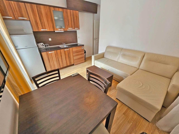 Тристаен апартамент в к.к. Слънчев бряг - 76 кв.м за 1382 €/кв.м - Снимка #1