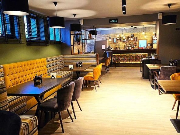 Дава се под наем Зала за събития в Пловдив, Център -  кв.м за 30.6 € - Снимка #1