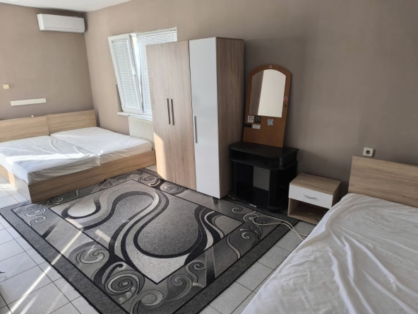 Дава се под наем Тристаен апартамент в Мездра - 100 кв.м за 204 € - Снимка #1