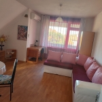 Дава се под наем Тристаен апартамент в Асеновград - 70 кв.м за 306 € - Снимка #1