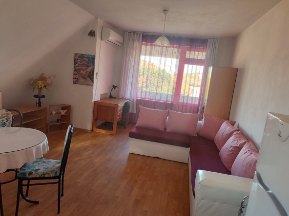 Дава се под наем Тристаен апартамент в Асеновград - 70 кв.м за 306 € - Снимка #1