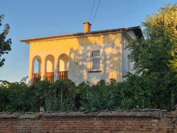 Къща в с. Девенци, Област Плевен - 375 кв.м за 130 €/кв.м - Снимка #1