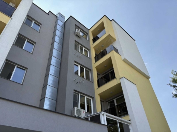 Двустаен апартамент в Пловдив, Христо Смирненски - 70 кв.м за 2715 €/кв.м - Снимка #1