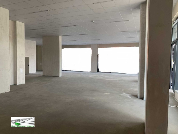 Дава се под наем Магазин в Пловдив, Христо Смирненски - 425 кв.м за 2680 € - Снимка #1