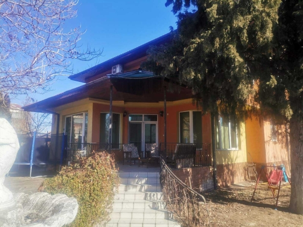 Къща в Пазарджик, Запад - 250 кв.м за 3400 €/кв.м - Снимка #1