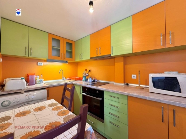 Етаж от къща в Русе, Мидия Енос - 74 кв.м за 1017 €/кв.м - Снимка #1