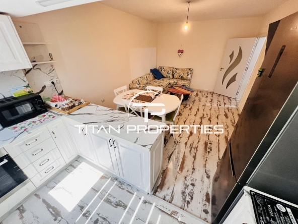 Дава се под наем Тристаен апартамент в Бургас, Славейков - 70 кв.м за 612 € - Снимка #1