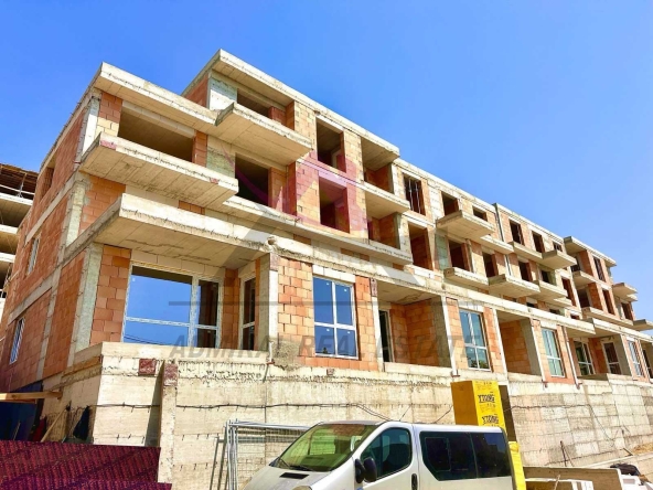 Двустаен апартамент в Варна, Възраждане 3 - 61 кв.м за 1607 €/кв.м - Снимка #1