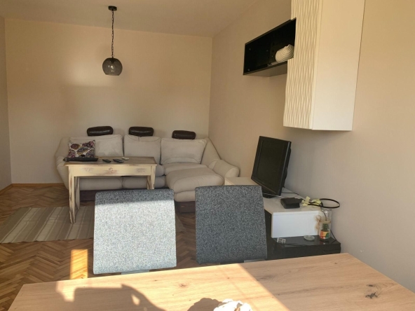 Дава се под наем Тристаен апартамент в Бургас, Лазур - 72 кв.м за 510 € - Снимка #1