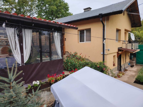 Къща в с. Ръжавец, Област Перник - 49 кв.м за 1960 €/кв.м - Снимка #1