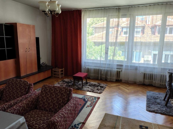 Дава се под наем Тристаен апартамент в София, Център - 95 кв.м за 612 € - Снимка #1