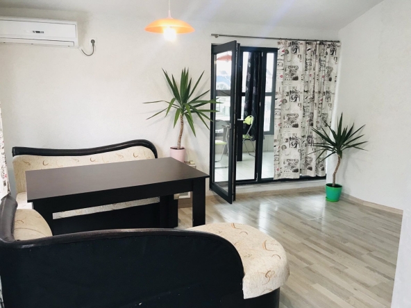 Двустаен апартамент в Варна, Лятно кино Тракия - 85 кв.м за 6 €/кв.м - Снимка #1