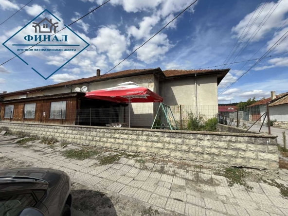 Заведение в с. Хан Крум, Област Шумен - 721 кв.м за 177 €/кв.м - Снимка #1