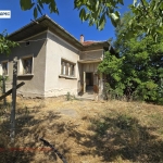 Къща в Гулянци - 207 кв.м за 120 €/кв.м - Снимка #1