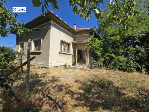 Къща в Гулянци - 207 кв.м за 120 €/кв.м - Снимка #1