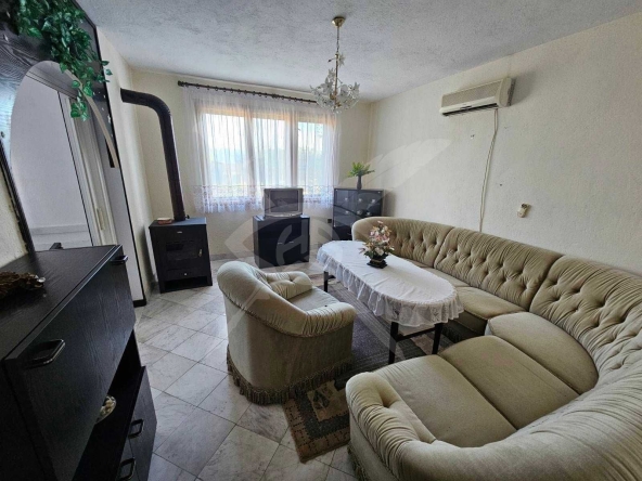 Дава се под наем Къща в с. Строево, Област Пловдив - 150 кв.м за 500 € - Снимка #1