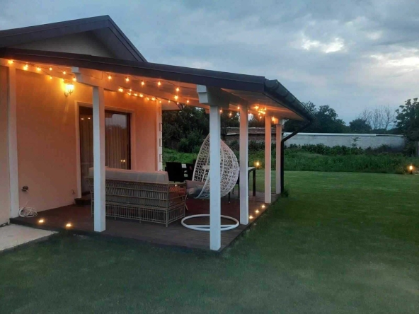 Дава се под наем Къща в с. Рогош, Област Пловдив - 180 кв.м за 818 € - Снимка #1