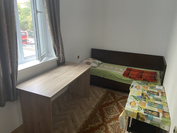 Дава се под наем Тристаен апартамент в Пловдив, Център - 90 кв.м за 459 € - Снимка #1