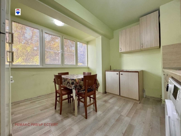 Двустаен апартамент в Русе, Централен южен район - 67 кв.м за 1521 €/кв.м - Снимка #1