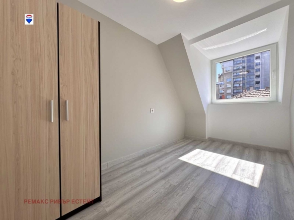 Двустаен апартамент в Русе, Широк център - 60 кв.м за 1332 €/кв.м - Снимка #1