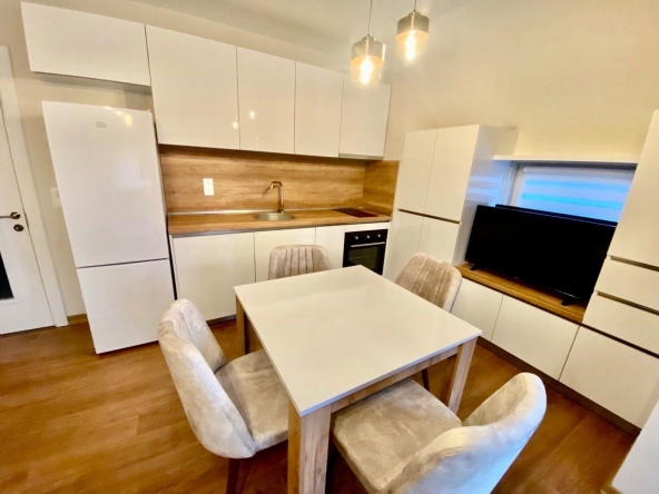 Дава се под наем Двустаен апартамент в Пловдив, Кършияка - 70 кв.м за 639 € - Снимка #1