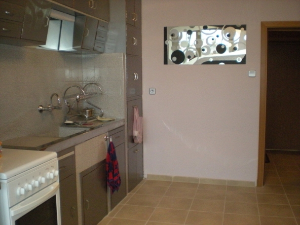 Дава се под наем Четиристаен апартамент в Варна, Спортна зала - 100 кв.м за 630 € - Снимка #1