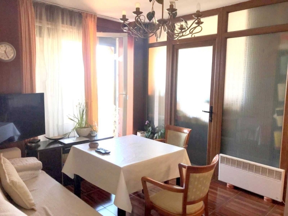 Дава се под наем Двустаен апартамент в София, Лозенец - 45 кв.м за 550 € - Снимка #1