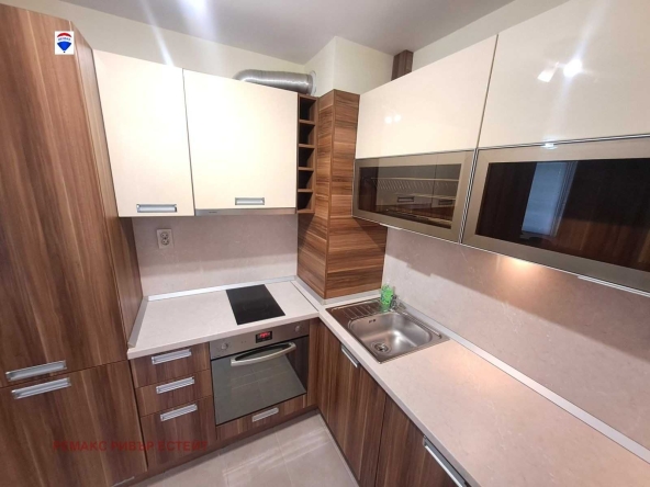 Дава се под наем Двустаен апартамент в Русе, Център - 73 кв.м за 382.5 € - Снимка #1