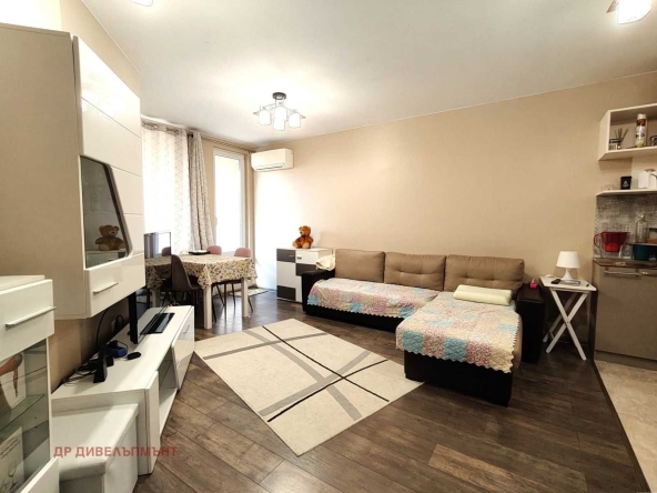 Дава се под наем Двустаен апартамент в Бургас, Лазур - 74 кв.м за 613.04 € - Снимка #1