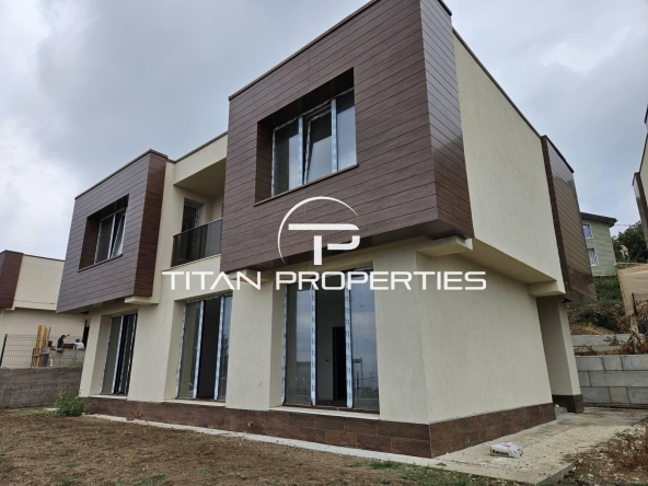 Къща в Варна, м-т Акчелар - 160 кв.м за 2000 €/кв.м - Снимка #1