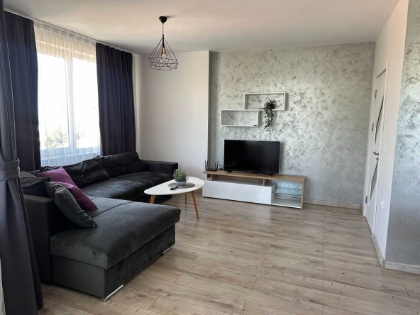 Дава се под наем Тристаен апартамент в Стара Загора, Казански - 115 кв.м за 511 € - Снимка #1