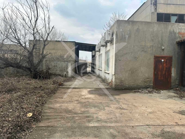 Промишлена сграда в София, Хладилника - 180 кв.м за 973 €/кв.м - Снимка #1